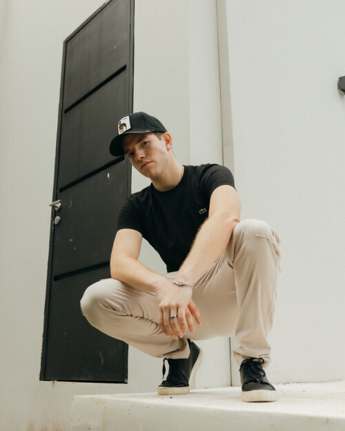 REMERA CUELLO REDONDO LACOSTE NEGRA