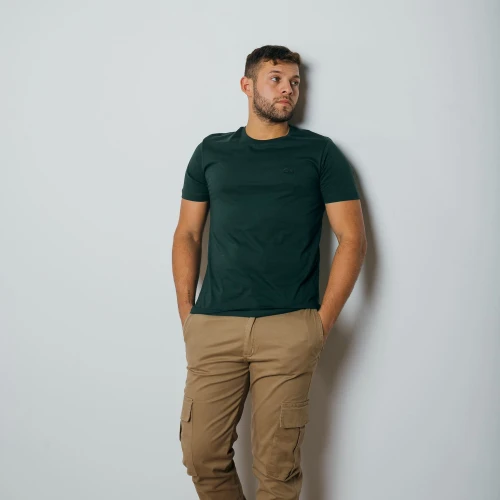 REMERA LACOSTE CUELLO REDONDO PARIS VERDE MUSGO