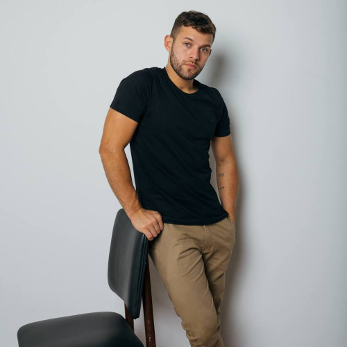 REMERA LACOSTE CUELLO REDONDO PARIS NEGRA