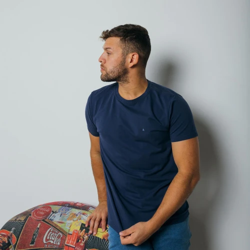 REMERA LIBERATO BASICS PREMIUM TEE AZUL MARINO