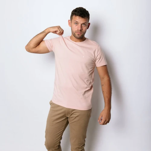 REMERA LIBERATO BASICS REGULAR FIT ROSADA