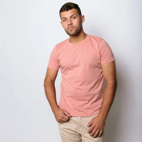 REMERA LIBERATO BASICS REGULAR FIT ROSADA
