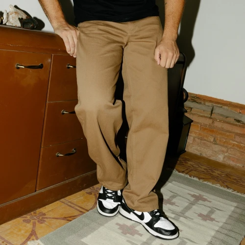 PANTALON BAGGY LIBERATO BASICS KAKHI