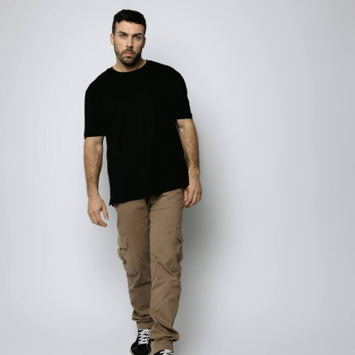 REMERA LIBERATO BASICS OVERSIZE NEGRA