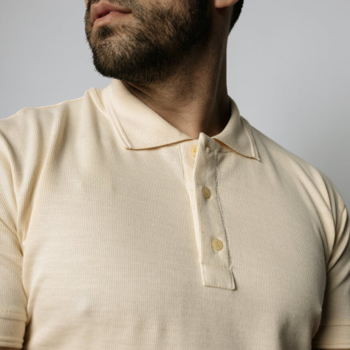 REMERA LIBERATO BASICS POLO BEIGE