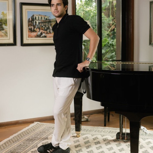 REMERA LIBERATO BASICS POLO CON CIERRE NEGRA